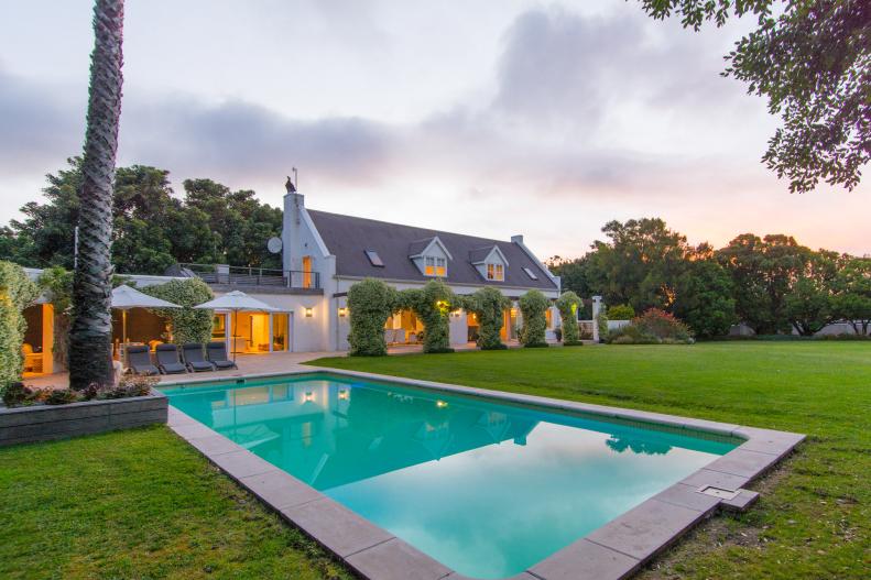 Backyard Swimming Pool